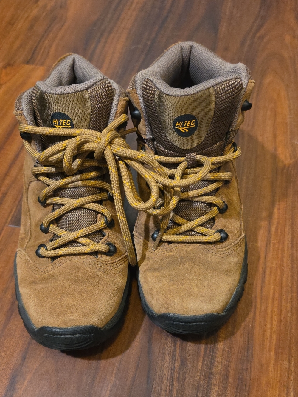 Hi-Tec Men's Tan Suede Hiking Boots with Yellow Laces